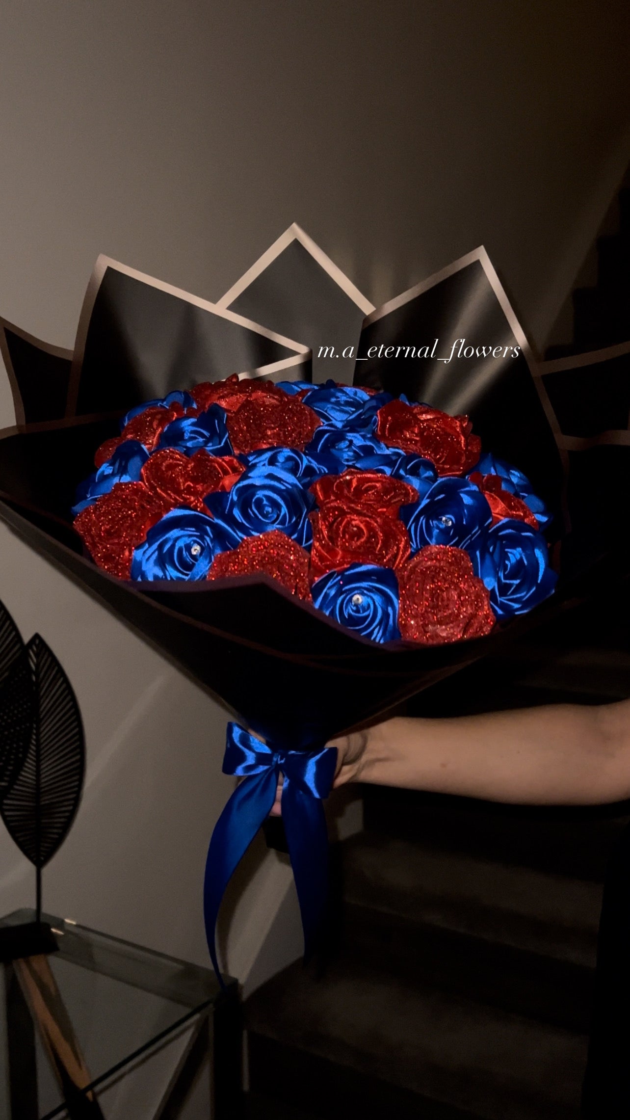 💙🕸️ Marvelous Spider-Man Eternal Rose Bouquet 🕸️❤️