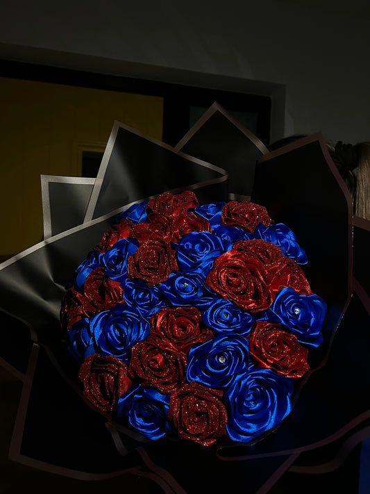 💙🕸️ Marvelous Spider-Man Eternal Rose Bouquet 🕸️❤️
